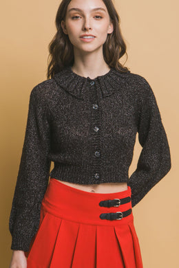 Short collard sweater