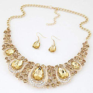 We Sell Fashion Luxury Gold Color Water Drop Diamond Decorated Hollow Out Jewelry Set